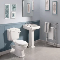 Oxford Close Coupled Traditional Toilet WC With Toilet Seat -Modern Bathroom Shop oxfordclosecoupledtraditionaltoiletwcwithtoiletseatdetail1